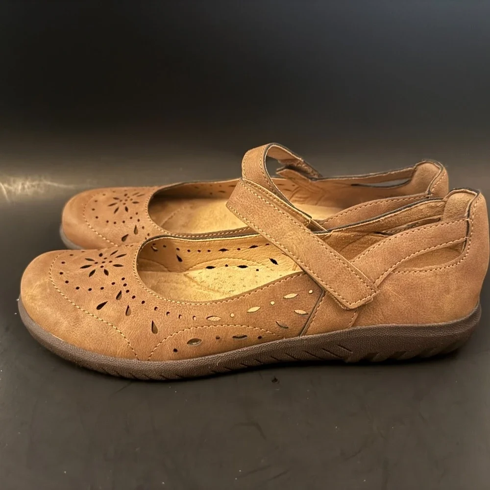 Easy Spirit Womens Mary Jane Comfort Flats Hook and Loop Strap Tan Size 7 - Picture 2 of 8